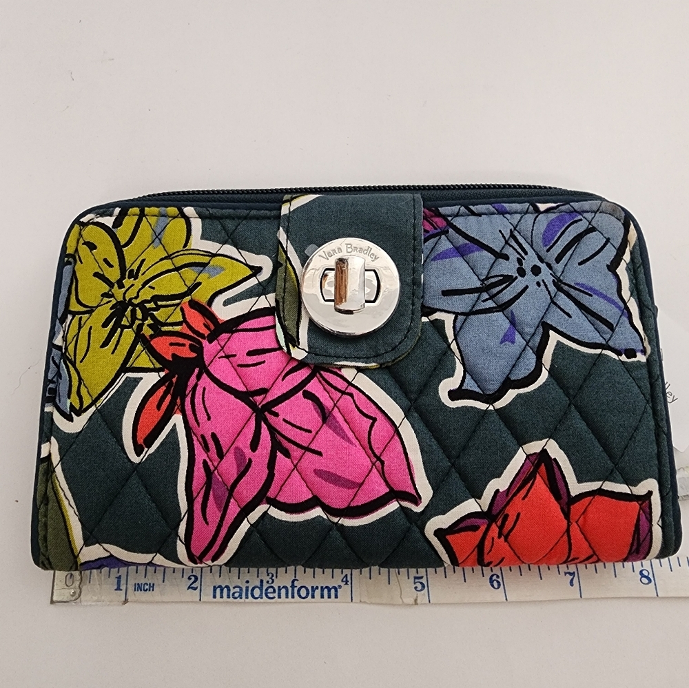 NWT Vera Bradley RFID Falling Flowers Print Wallet Turnlock Closure - Picture 3 of 9